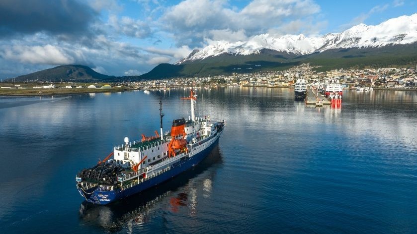 🎉The Ushuaia is back after its incredible expedition to Antarctica!🚢 Join us in celebrating this successful return and the valuable leadership skills gained by our Homeward Bound voyagers. Stay tuned for more updates to ignite your inspiration! Read more bit.ly/3ulMVc7