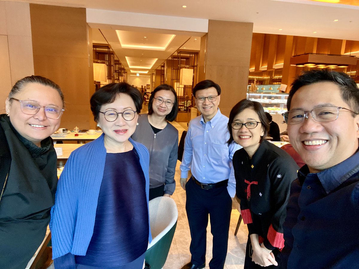 doc_jdam's tweet photo. #ASEANEcho @ #KSE + #ECHOASIA
One of the highlights of any cardio congress is the international networking and camaraderie. Groufie with echo enthusiasts from 🇸🇬 🇮🇩 🇵🇭: @MSupe_r, Zee Pin Ding, Ewe See Hooi, Edwin Tucay, Amiliana Soesanto
@aae_echo @JaeKOh2 https://t.co/a4s0dqjdzC