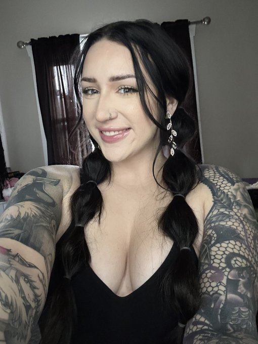 Thanksgiving dinner was a success 💪🏻 how was yours!? https://t.co/qlyws63D4N<a href="/tag/newprofilepic"class="tags"><span>#newprofilepic</span></a>