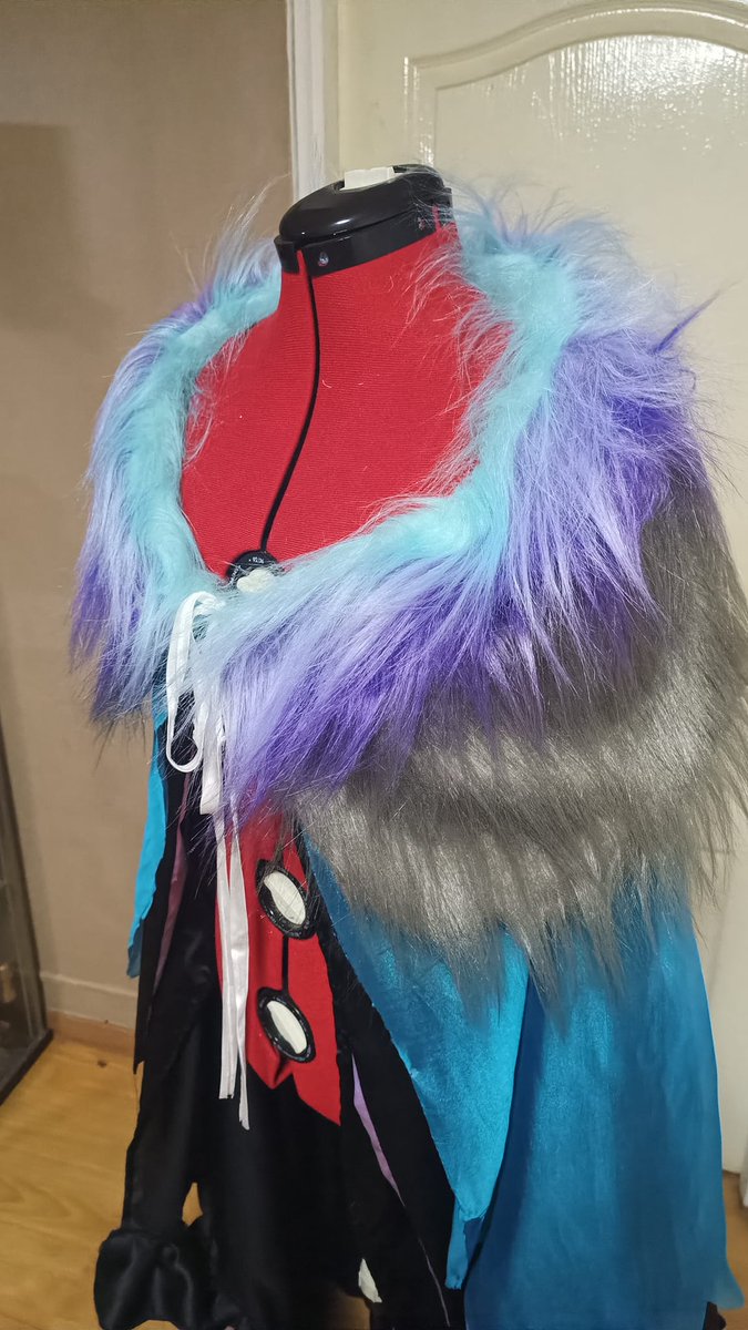 palmerdebra's tweet photo. After 60 hours, my daughter is done with her project and it is ready for her event this weekend! #fashiondesigner #cosplaydesigner https://t.co/qB5Z7xTYAq