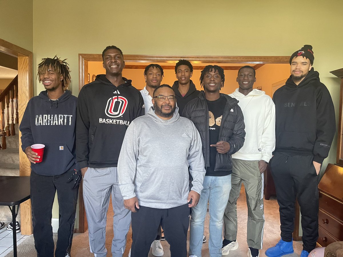 Glad to have some of the Omaha Basketball players over today. Great group of young men..Coach Crutchfield <a href="/CoachCrutchUNO/">Chris Crutchfield</a> and staff are doing a great job.