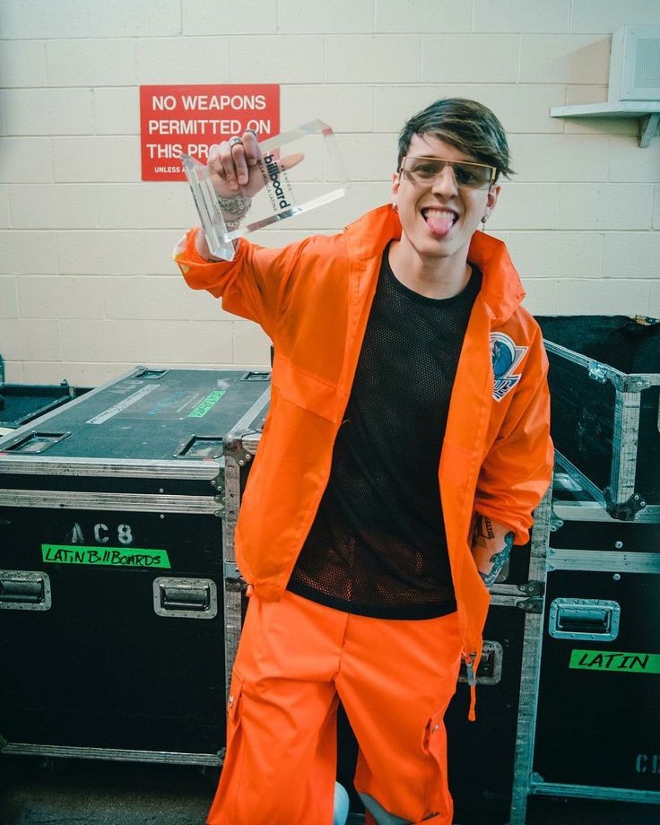httpchrisvm's tweet photo. anda a tu pinterest y busca a tus favs con el color q te toca 🧡

comenta y te doy un color https://t.co/UF8pVHRKf9