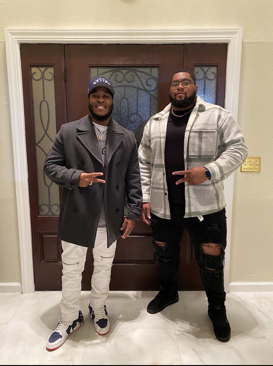 DrewbeDoobie77's tweet photo. Happy birthday to my brother and Happy thanksgiving to you all 🦃 https://t.co/A1tkvVJZ3K