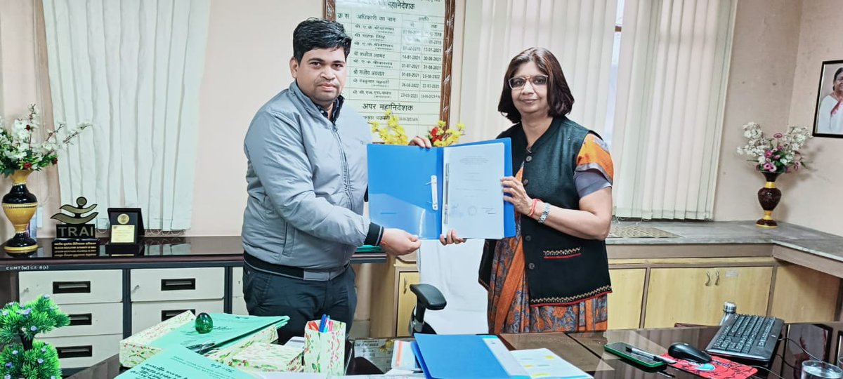 UP(West) LSA  signed a Category C ISP VNO Licence Agreement with M/s Net UP Communication Services Private Limited in Meerut. The Additional Director General , UPW LSA, handed over the  Agreement to the Operator and motivated them to explore opportunities in the PM-WANI and M2M.