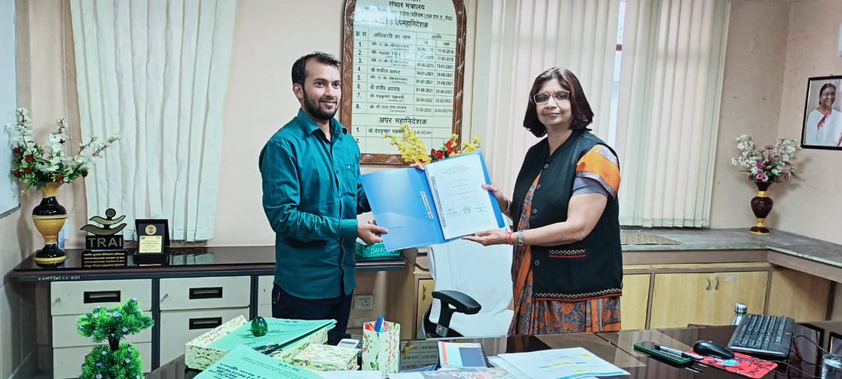 UP(West) LSA signed a Category C ISP VNO Licence Agreement with M/s Windnet Private Limited in Meerut. The Additional Director General , UPW LSA, presented the signed Agreement copy to the Operator  and encouraged them to explore opportunities in the PM-WANI and M2M schemes.