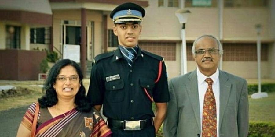 Veeramarana 💐 Pranjal the only son of former MD of MRPL Shri Venkatesh and Anuradha of Mangalore has laid down the life for the country in J&K. Pranjal had got admission to BE at reputed RV Engineering College but since the 3rd std he wanted to join the army, he quit…