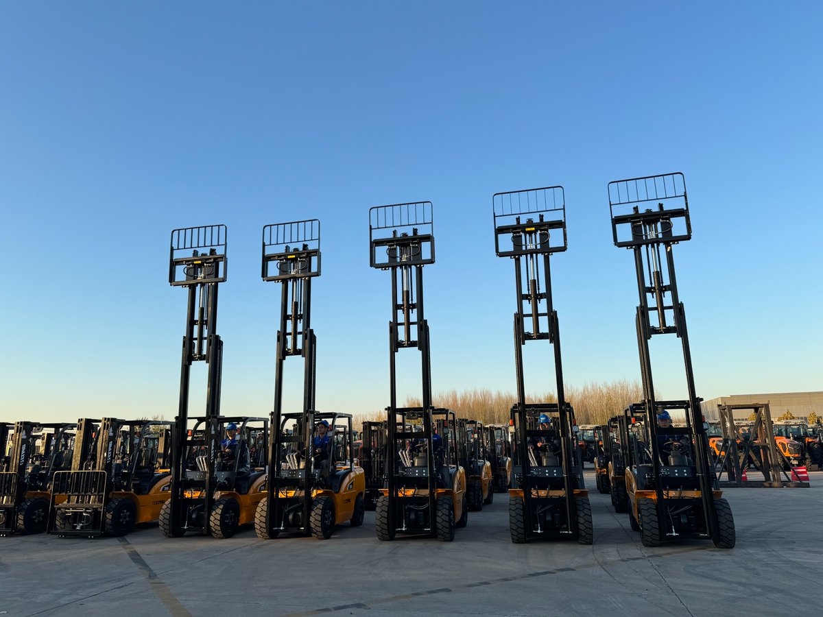 Rows of diesel forklifts neatly parked in the factory, ready for the next station.

#LTMG #LTMGForklift #Forklift #DieselForklift #ChineseManufacturer #FactoryPrice #Export