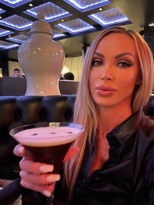 Cheers to YOU https://t.co/lr2f3DjXwB<a href="/tag/benzmafia"class="tags"><span>#benzmafia</span></a><a href="/tag/avn"class="tags"><span>#avn</span></a>