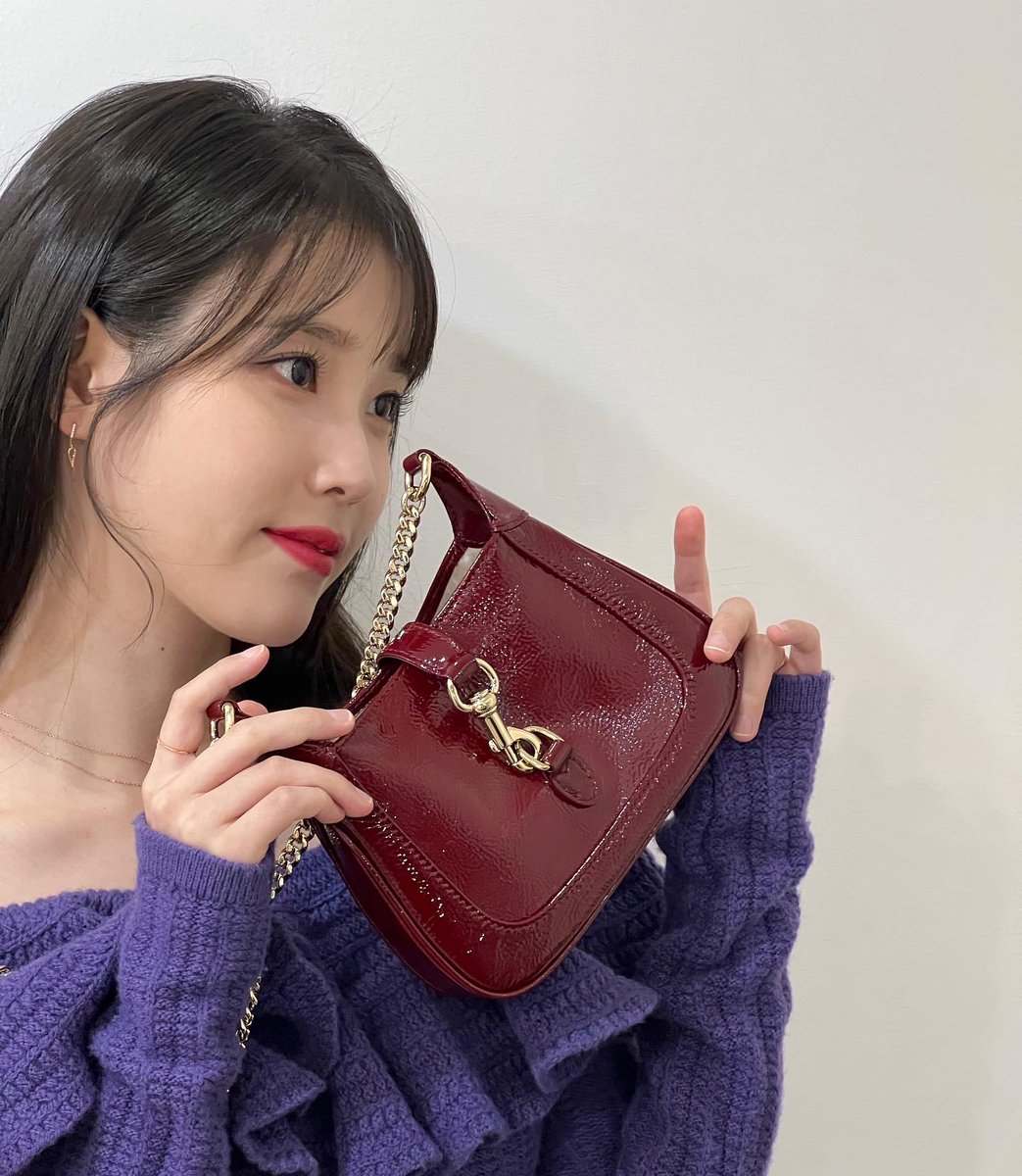 루소 앙코라컬러의 새로운 재키백♥️ 구찌얌 색깔 이쁘다
@.gucci #GucciJackieNotte #GucciJackie #AD