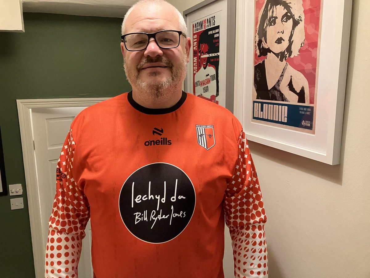 creaseface's tweet photo. It can only be @BRyderJones for  #TShirtDay @BBC6Music https://t.co/pIr5IWEDyE