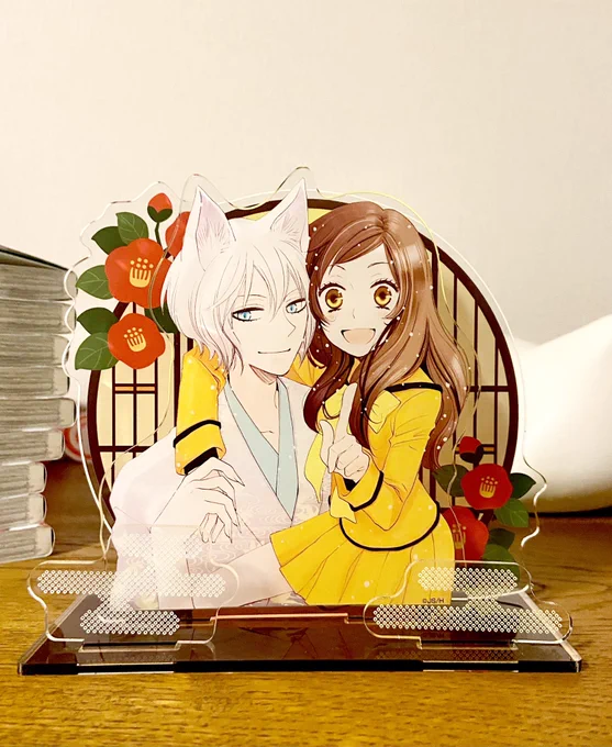 担当さんから届いた京都のお土産いただいてます八つ橋大好き 京まふお疲れ様でした! 2枚目はサイン入れ用の神様のアクスタ。予備を組み立ててみました。かわいいです〜