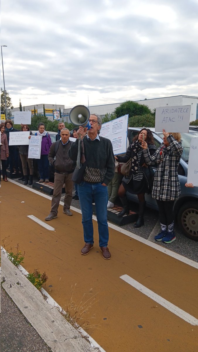 pendolari Roma-Lido tweet media