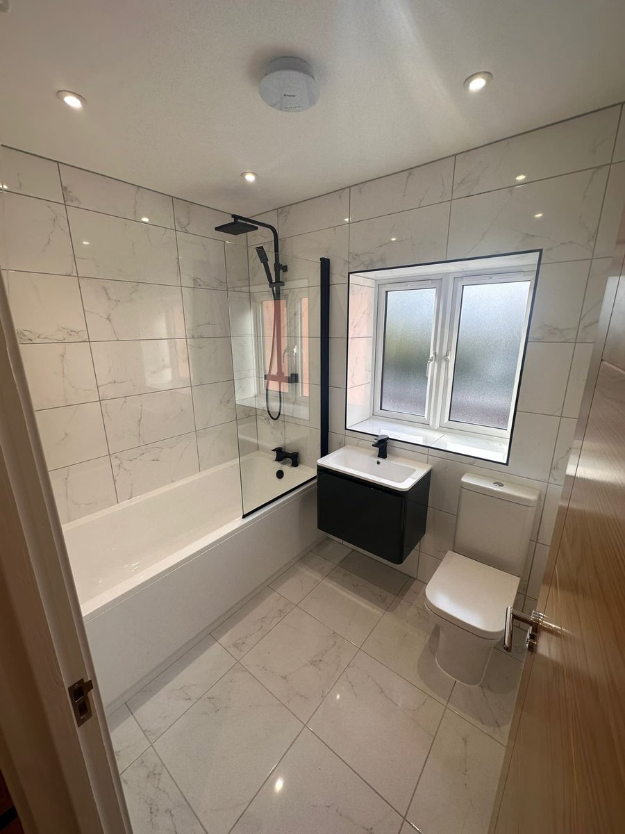 FutureMastics's tweet photo. Working on a property in Worcester providing sealant application services. #mastic #masticman #masticcompany #masticcontractor #masticapplication #sealantapplication #sealantcompany #sealantcontractor #sealantapplicators #Worcester #worcestershire #westmidlands #ukmastic https://t.co/2aQtmUFLkf