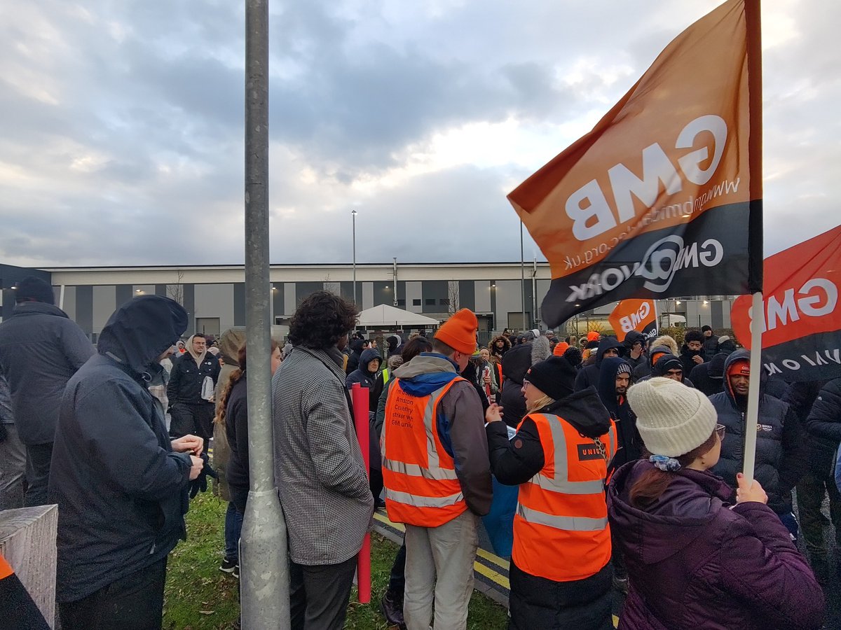 kategobell's tweet image. Amazing rally to #MakeAmazonPay £15 now!