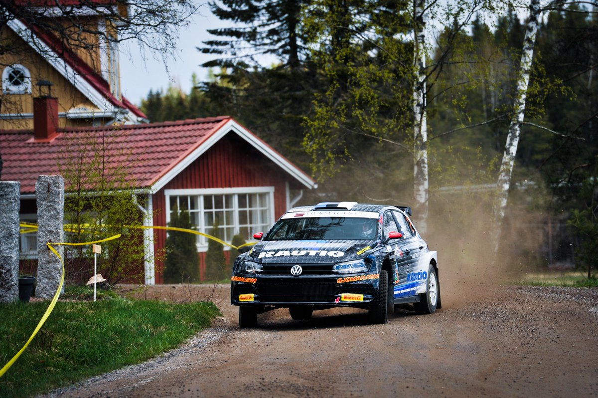 Mahtavia uutisia - Viron mestaruussarjan osakilpailu ajetaan ensi vuonna ensimmäistä kertaa Suomessa SM Länsirannikon Rallin yhteydessä! 🇪🇪

rallism.fi/content/fi/1/9… 

#rallism #eestiautoralli #estonianrallychampionship <a href="/LRRalli/">SM Mad-Croc Länsirannikon Ralli</a>