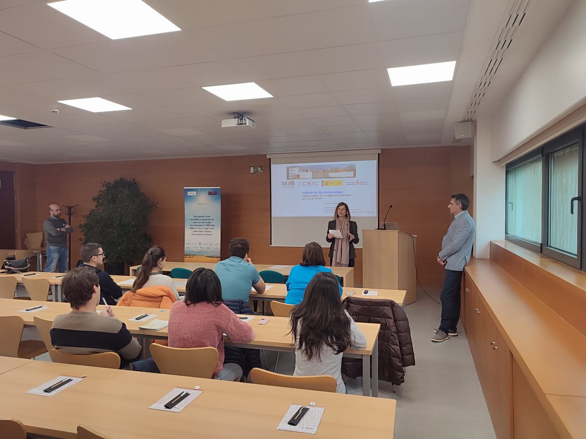 UAGNavarra's tweet photo. 🌱🏫 Visita de los #AgroinfluencersUAGN
✔️ Objetivo: intercambiar conocimiento científico.
📲🚜 Fin: garantizar la calidad del contenido de sus redes sociales y transferirlo a la ciudadanía.
👏 Gracias por acogernos, @IdAB_CSIC.
#UAGNapuestaporlainnovación
#COSMOS23 https://t.co/rnW9RzqUIF
