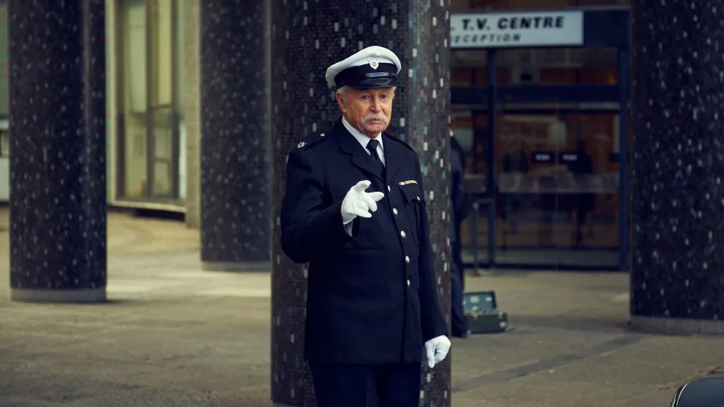 BarnabyEJ's tweet image. I watched #TheDaleks IN COLOUR with my 11-year old daughter and we were captivated. Then she wanted to watch #AnAdventureInSpaceAndTime (thanks @Markgatiss) and what was truly memorable was her sheer shock/delight when I pointed out #WilliamRussell's cameo as Harry. #DoctorWho60