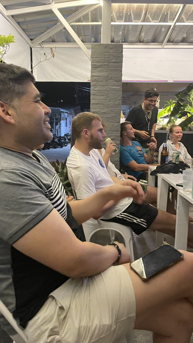 franmasjuan's tweet photo. El Diego nunca se fue gente, lo encontré en una isla en Tailandia. Se lo vé mejor. Capo total https://t.co/ykgBlmt8AP