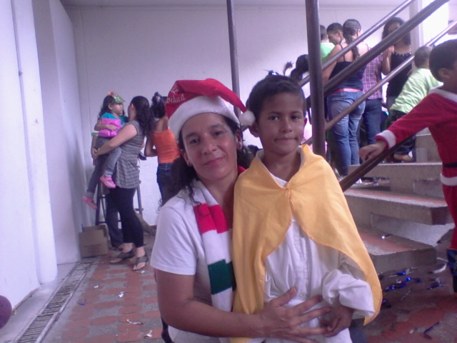DANSTERACKERMAN's tweet photo. aww yo de niño ( esa era mi profesora ) https://t.co/mf0FHXbWyv