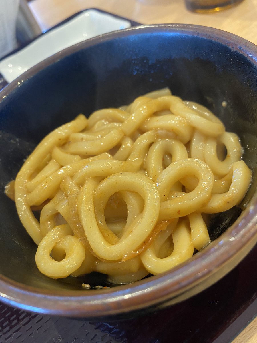 CTHRAG_YASKA's tweet image. 今日のブランチは、すき家で坦々鍋。

ちょっと汗かく、幸せな辛さ。饂飩も沢山入ってて、いい感じ………

もうちょっといい肉で食べたい！

さて、Fusionさん。久々のDLアトマなので、咽せて上手く吸えない。
混じったフレーバーはいい感じです！

#すき家
#肉味噌牛担々鍋
#Ehpro 
#2_in_1FusionKit