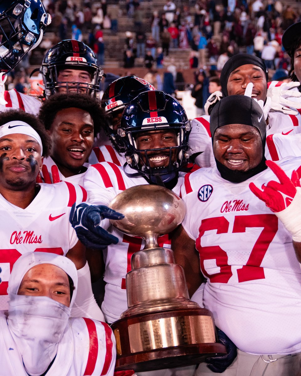 OleMissFB's tweet photo. OUR STATE 🏆

#ComeToTheSip https://t.co/rf3uWjwyDG