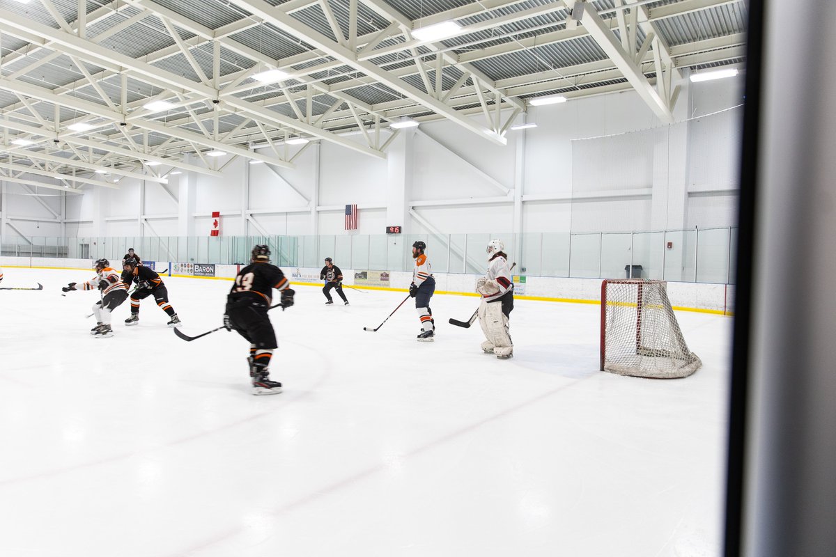 Just a quick reminder that <a href="/LaurenGarbutt1/">Lauren Garbutt</a> is good at photos and the <a href="/WNHL2/">WNHL</a> is a simple pleasure every Wednesday Night. Super Sunday this weekend than the WNHL Christmas Classic the next weekend. Much more then Wednesdays coming up!!! #beerleague #hockey #teams #sports #ice #fun