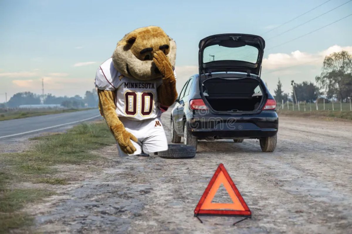 @GoldytheGopher @GoldytheGopher doesn’t know how to change a tire. #BasicBroKnowledge #HeOnlyKnowsBoats