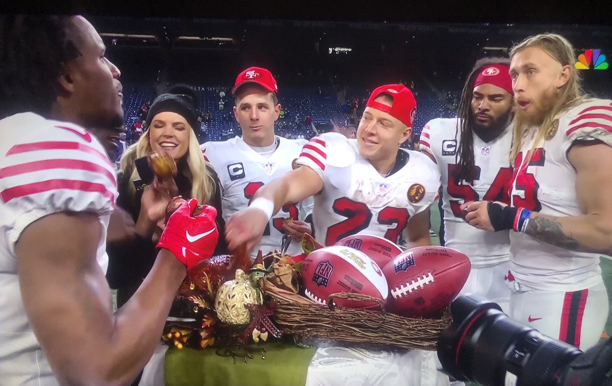 #49ers eating Turkey Thanksgiving dinner on the Seattle #Seahawks
logo in Seattle.
THIS IS MY NEW FAVORITE Photo