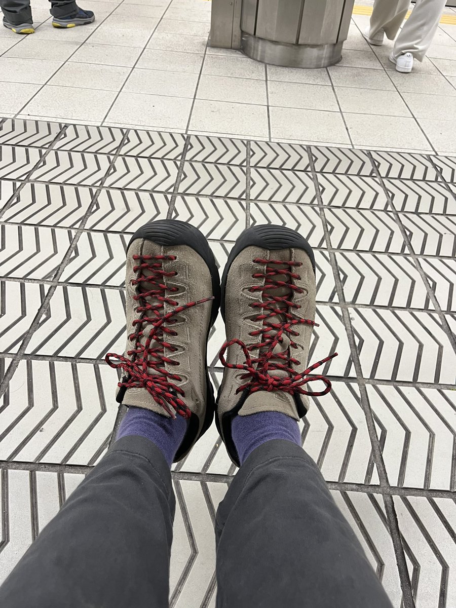 illbecampkinn's tweet photo. キャンプの時どんな靴履いて行きますか！？
僕はkeen一択です👟 https://t.co/gSbqvdj8E0