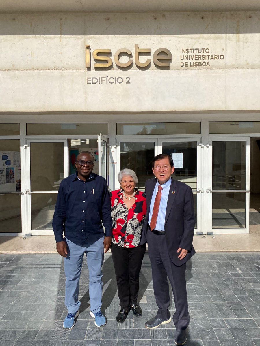 IASSW_AIETS's tweet photo. During the winter school at ISCTE Lisbon, 13/16 Nov. @IASSW_AIETS , @icsw_global &amp; @IFSW  presidents had meeting to discuss the cooperation between the three sisters organisations &amp; future conferences.  #socialwork #IASSW #socialworkeducation https://t.co/LaKkEI313P