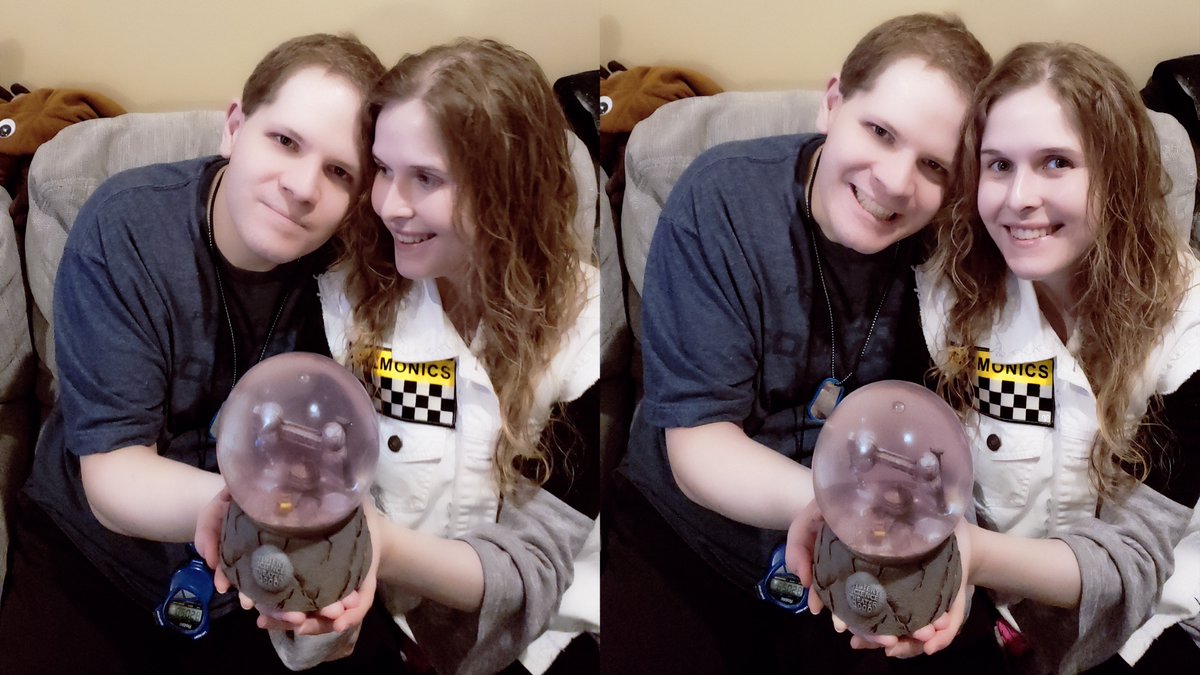 NatalieAPalumbo's tweet image. Anthony couldn&apos;t wait! #MakeMoreMST3K #MST3KTurkeyDayMarathon #mst3kshowmaker

I love my brother. 💙