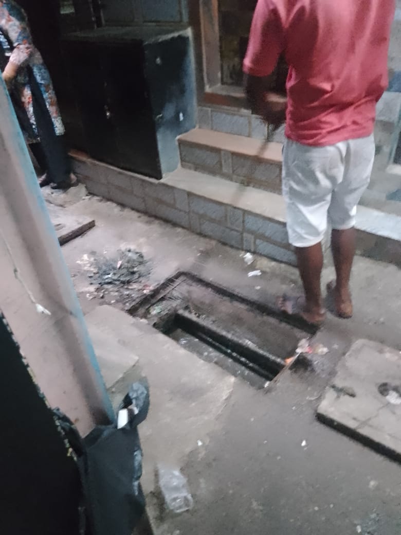 980Sahir's tweet photo. Cheeta camp G sector i2 line mein Ismail bhai ke Ghar se Galli ki gutter blockage ka mujhe bataya gaya tha to meri complain per use saaf kar diya gaya hai.
Ahmad Sahir Chougule from Congress Party.
@VarshaEGaikwad @INCMumbai @ravirajaINC https://t.co/U7keN0DRnt