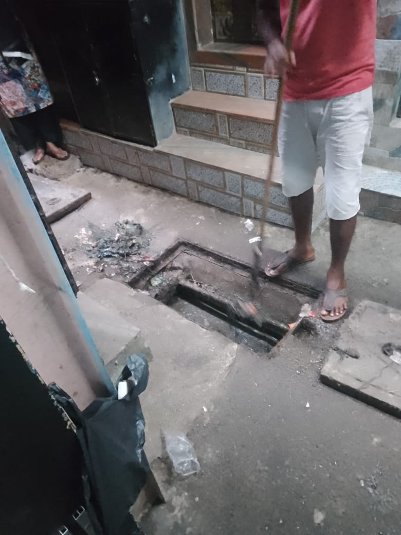 980Sahir's tweet photo. Cheeta camp G sector i2 line mein Ismail bhai ke Ghar se Galli ki gutter blockage ka mujhe bataya gaya tha to meri complain per use saaf kar diya gaya hai.
Ahmad Sahir Chougule from Congress Party.
@VarshaEGaikwad @INCMumbai @ravirajaINC https://t.co/U7keN0DRnt