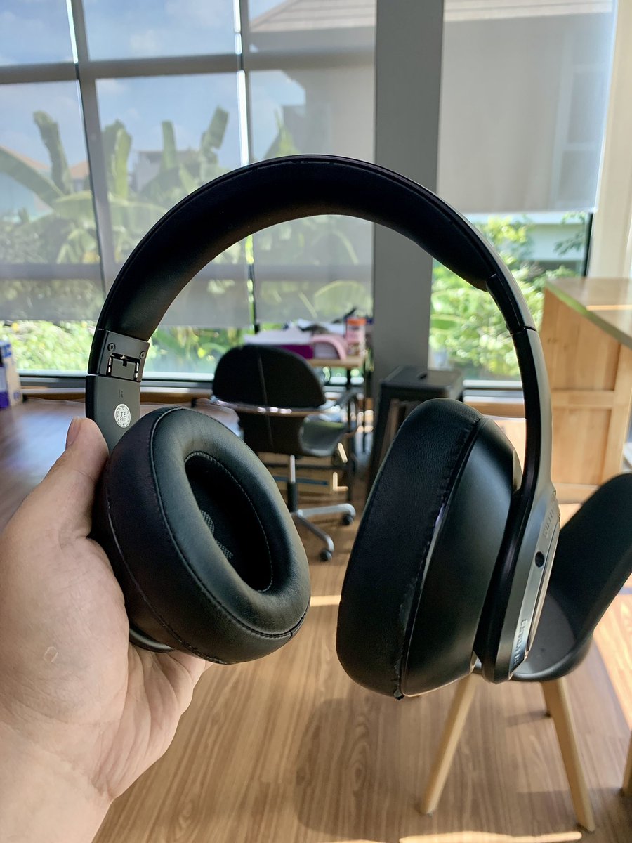 FewSoSAD's tweet photo. FANTECH WH01 หูฟัง Wireless
เสียงดีเกินคาด เบสกำลังดี ไม่บวมไป ราคาก็น่ารัก ชาร์จแบบ 1 ครั้ง อยู่ได้นานมากกกก 60 ชั่วโมง ใครกำลังหา หูฟังเสียงดี ราคาหลักร้อย Black Friday ช้อปอะไรที่ช้อปปี้
#feelบอกต่อ #fantech #WH01 #wirelessheadphones

🧡 พิกัด Shopee : https://t.co/ATzW4dMB9C https://t.co/IREzDYXxul