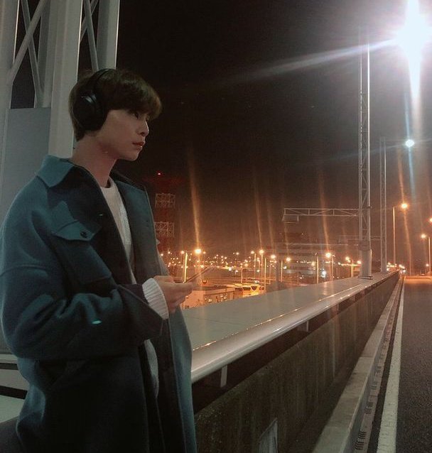 joooten's tweet photo. johnten au

'i said i love you'                   'i like you'
by @,joooten https://t.co/Bjs0NuSVW6