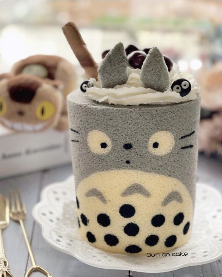 Totoro cake by i_bun_go_go