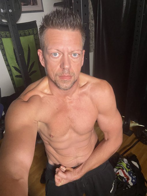 Hit it Hard! https://t.co/ubKYt9TLcJ<a href="/tag/mvsales"class="tags"><span>#mvsales</span></a>