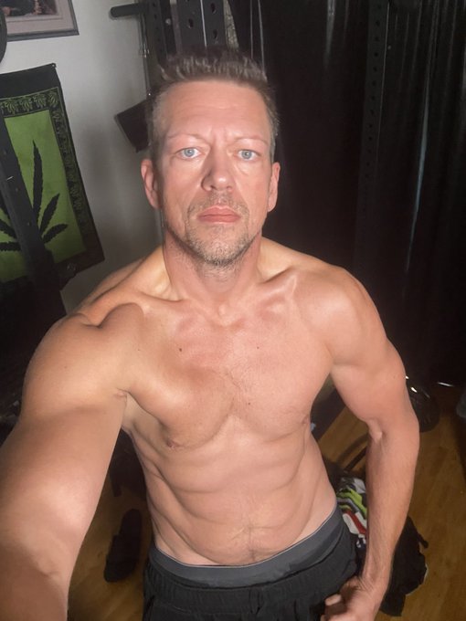 Hit it Hard! https://t.co/ubKYt9TLcJ<a href="/tag/mvsales"class="tags"><span>#mvsales</span></a>