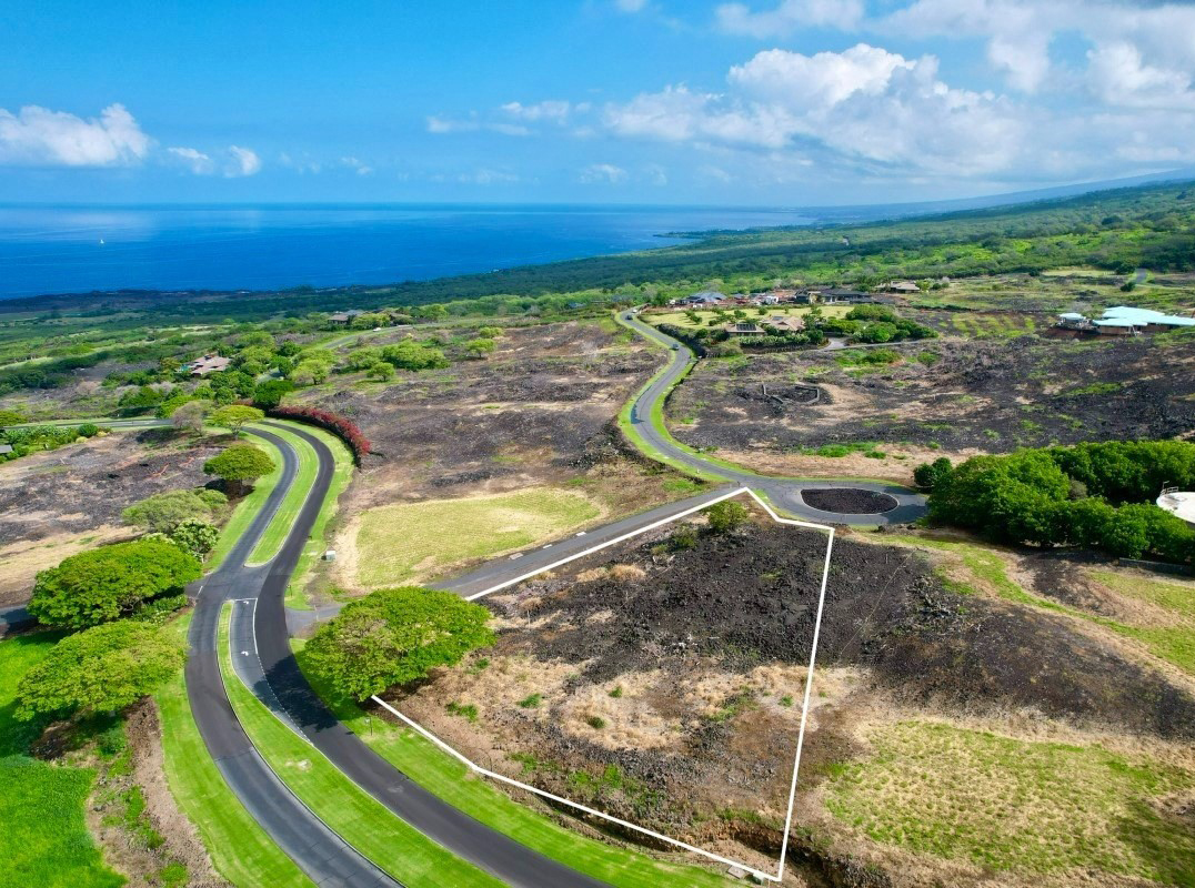 Presented by Leslie Oxley Friedrich with @HawaiiLife 

Hokulia, Big Island | 1.22 AC Land

Link to listing: luxuryhomemagazine.com/hawaii/76992

#hawaii #bigisland #oahu #maui #islandliving #luxuryhomemagazine #hawaiilife #hawaiirealestate #X #letsconnect