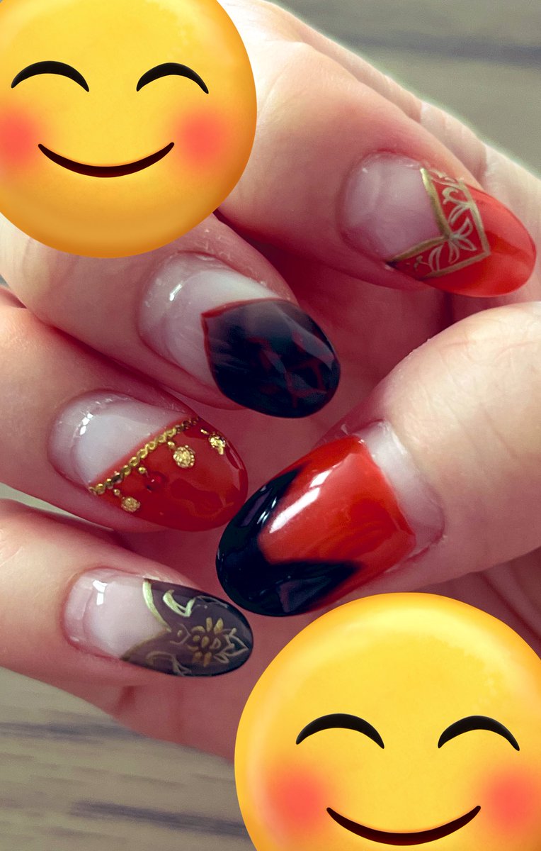 red nails ring nail polish close-up fingernails jewelry emoji  illustration images