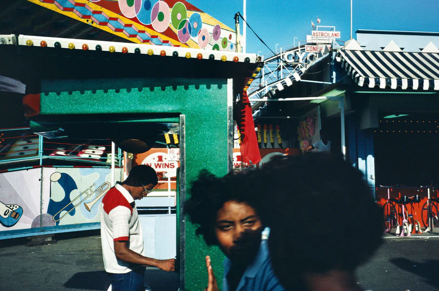 mixdevil66's tweet photo. #Dislocations: A Newly Reimagined Edition of #AlexWebb’s Long Out-of-Print Book @thamesandhudson https://t.co/0XopEQoVP1 #photography https://t.co/FAuw8CH3ia