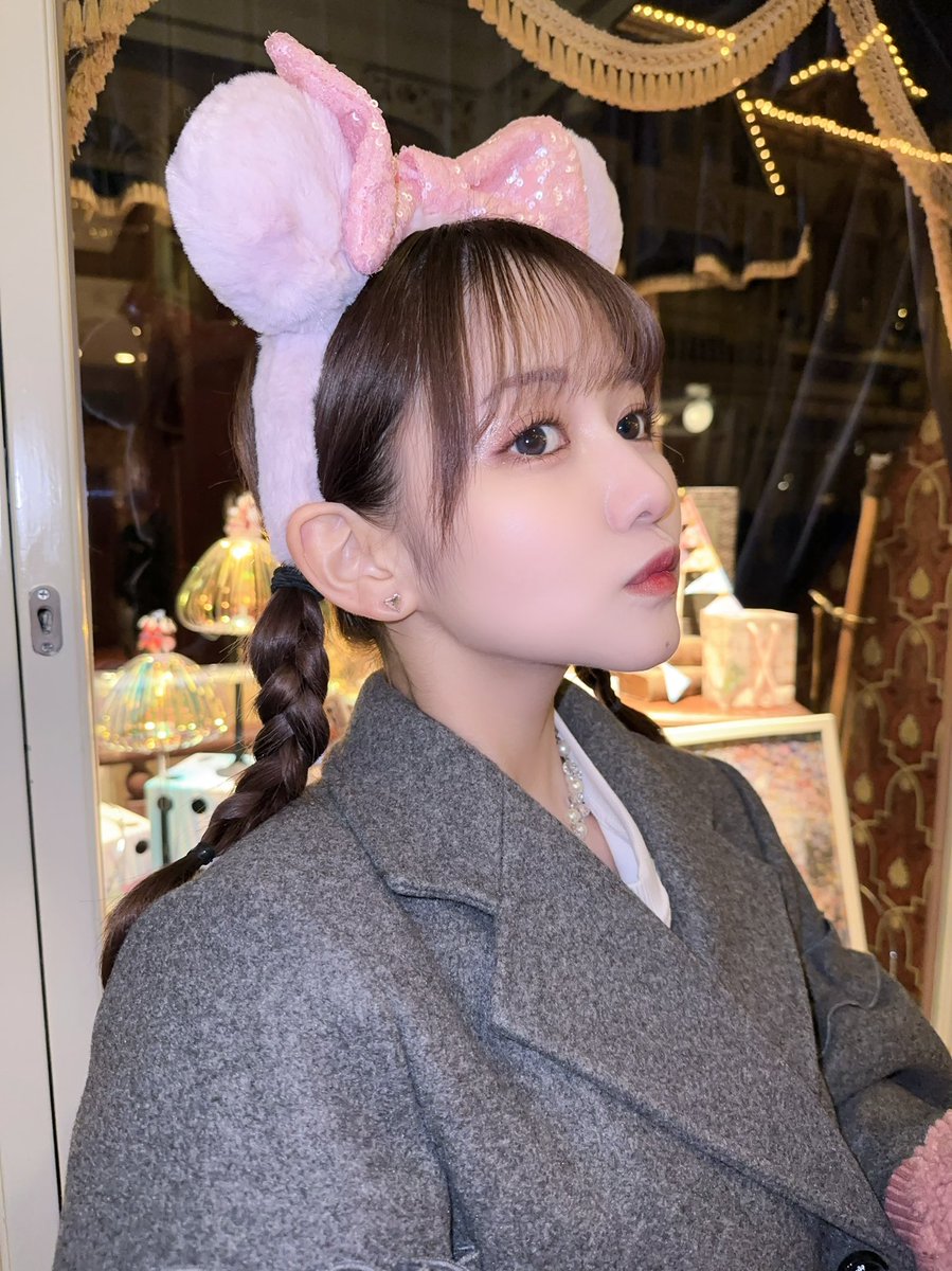 sugales_noah's tweet photo. 興味ないけど 車の話とかスニーカーの話とか仕事の話とかも大変だねそうだねうんうんって聞くので同じように私がメイクを変えたらそうなんだ可愛いねって棒読みでも言ってください。言葉も等価交換でしょう。 https://t.co/K3NtchYlT4