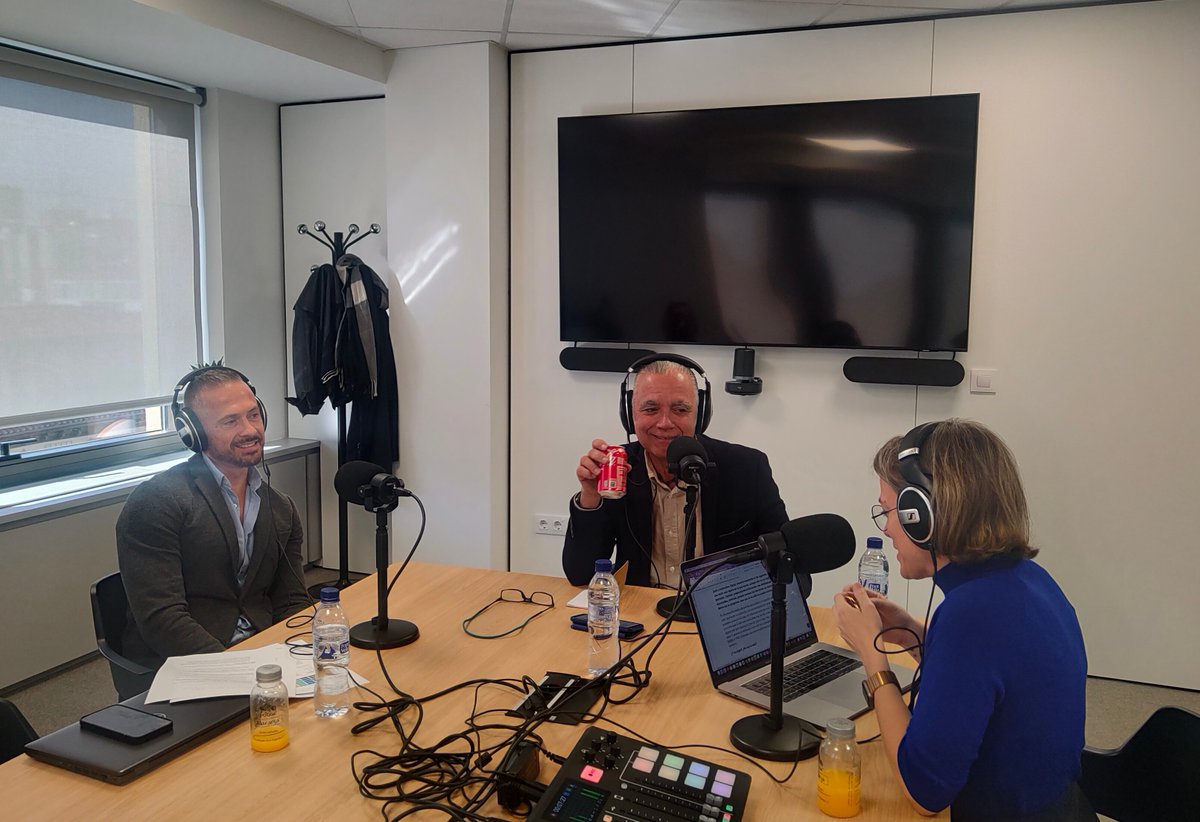 Muchas gracias a <a href="/JuanraLucas/">Juan Ramón Lucas 🐴</a> y @AnaComellas por contar con nosotros para el podcast <a href="/AsiFuncionaEsto/">Así funciona la Economía</a>. 🎙

Junto a nuestro compañero David Sánchez, Digital Solutions Director en GfK, profundizaron en cómo funciona la medición de #GfKDAM.

¡Deseando escucharlo!