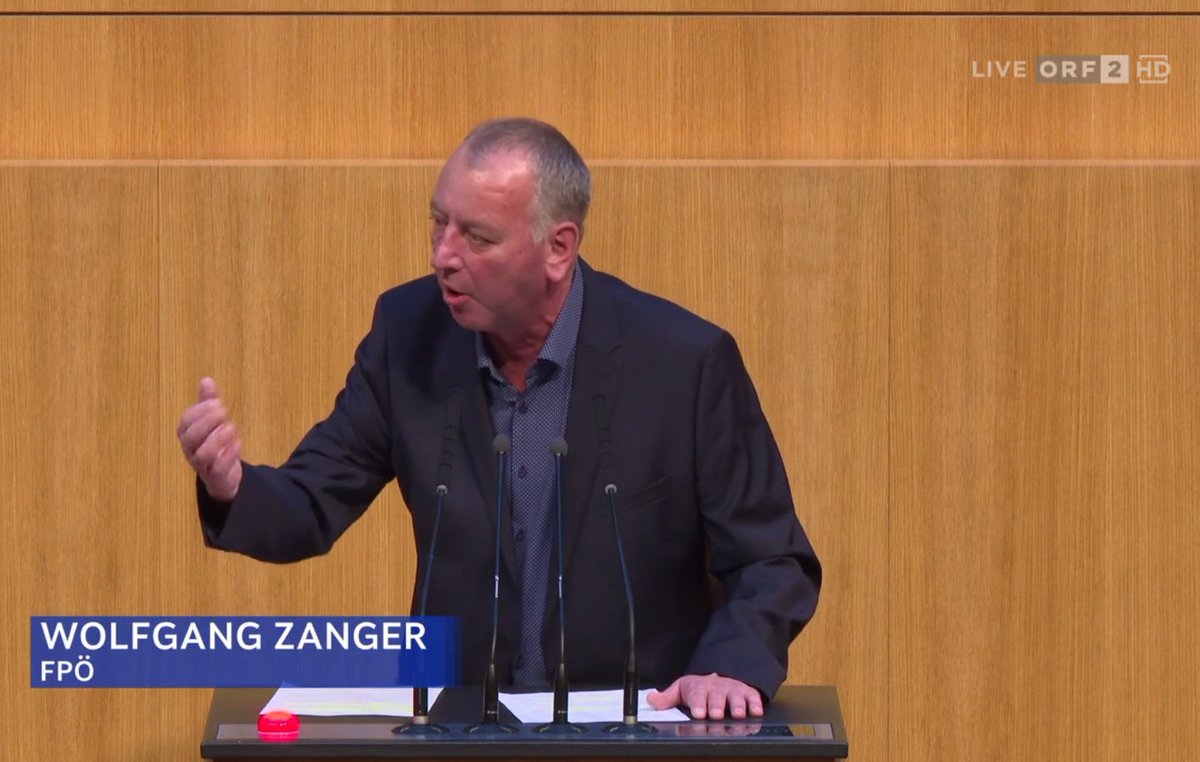 DPOE_Demokratie's tweet photo. „DU HALT DEN MUND!…“ sagt dieser Angestellte des Volkes zu seinem Kollegen im #OeNR während der #Budget Debatte #BD24 .
Und wir alle bezahlen dafür!!! 🤦🏼♂️🤷🏼♂️
Ist das wirklich im Sinne der Bevölkerung oder wollen wir das gemeinsam ändern? #DPÖ #Politik #Österreich https://t.co/7vDjwqRvvL