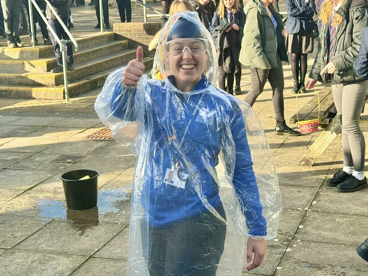 MrDBeesley's tweet photo. Outstanding effort from the Biscay House team @gordanosch It’s been a full on week of fund raising events. The house are raising money for @actnforchildren with a ‘Just Dance athon’ taking place at lunchtime today! 🐻🔴 👏🏻 https://t.co/2KAk3eaWty
