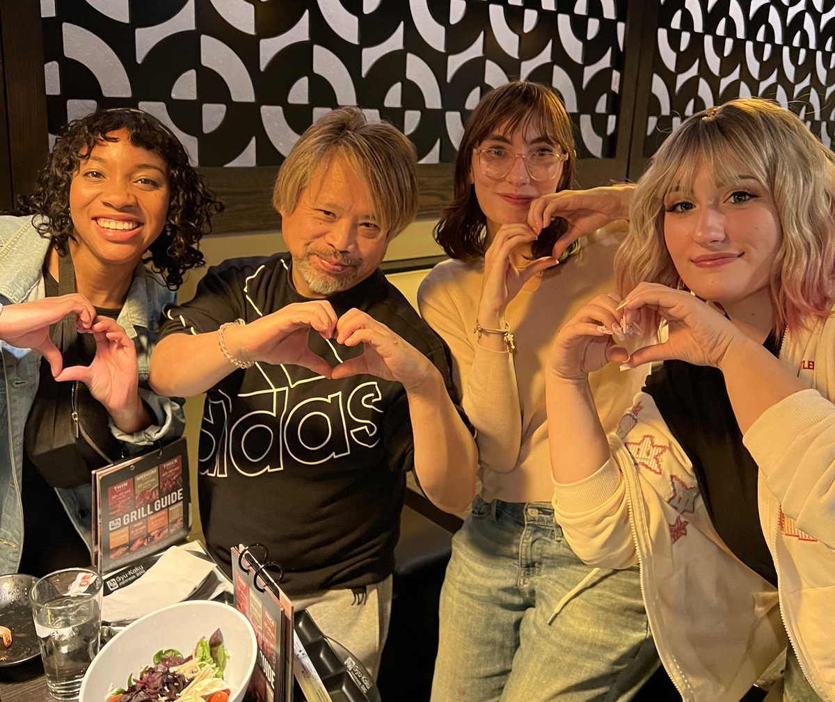 <a href="/MaidCafeMikkusu/">Maid Cafe Mikkusu</a> 
今日は皆んなでウェルカムディナー。

メイドカフェの皆さんと記念写真をパチリ‼️
写真をありがとう‼️
お互いにハードなステージの日々が始まります。
無事に元気に駆け抜けましょう‼️