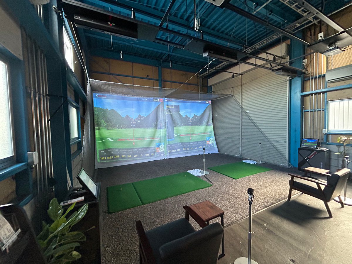 golf_gpro's tweet photo. 【店舗紹介】大阪府豊中市 PAGE ONE様
X-Swingをご導入頂いております!⛳
X-Swing2打席、うち1打席は左打席対応。
全打席モーションリプレー2カメラ設置。
2階にパター練習場とクラブ工房があります!!✨
#ゴルフ #インドアゴルフ #ゴルフシュミレーター #xswing #gpro #スカイトラック https://t.co/l8aWDyh5QA