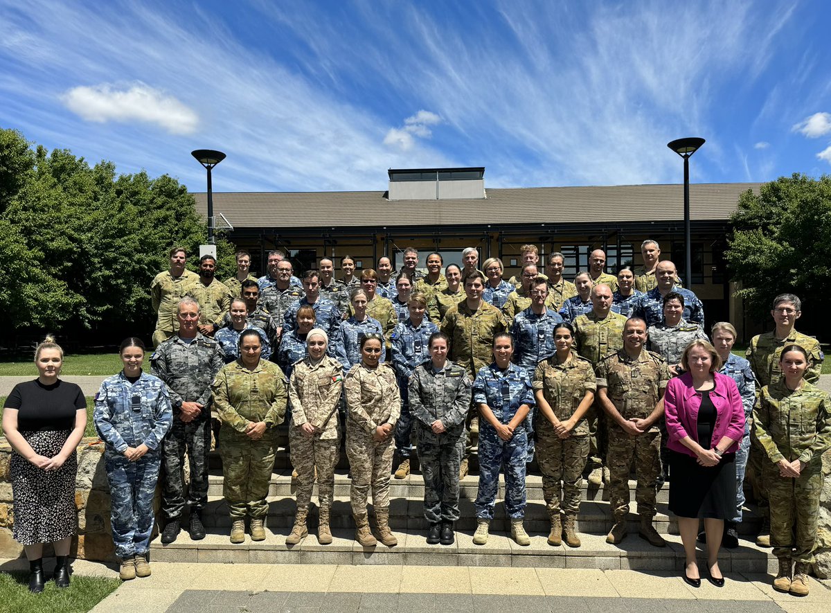LyndsayFreeman8's tweet photo. A bittersweet graduation of my final ADF Gender, Peace and Security Course as the Senior Instructor.
TY to the #YourADF GPS Network, my colleagues at #ADFPOTC and to all my incredible students over the years. ❤️
#WomenPeaceandSecurity #WPS https://t.co/gCvwpDaaQD
