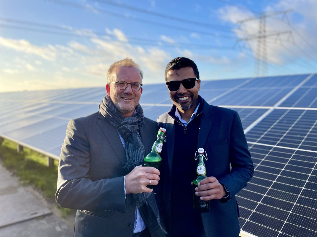 Mooi om nu als <a href="/RoyalGrolsch/">Koninklijke Grolsch</a> met lokaal opgewekte zonne-stroom onze heerlijke bier te kunnen brouwen! Leuk om gezamenlijk met mijn collega Varun van Asahi Europe &amp; International en alle betrokkenen het zonnepark in gebruik te hebben genomen.