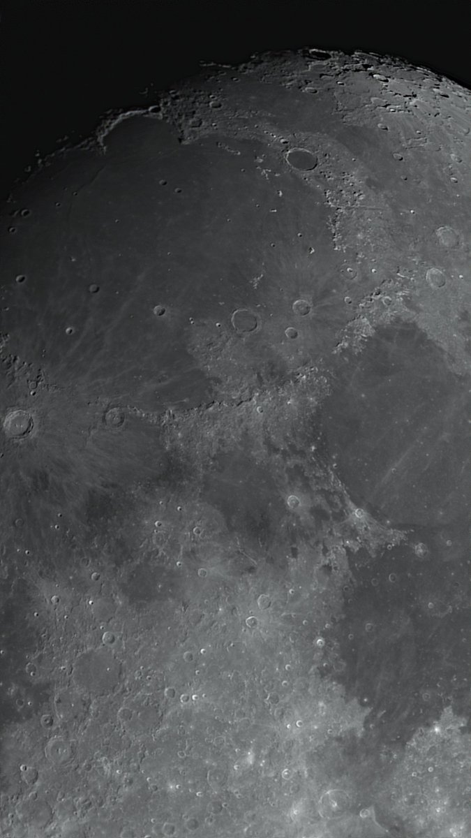 I have clouds since weeks but yesterday it was possible to catch the moon.

#Astrophotography #moon #luna #mond #ASTRO